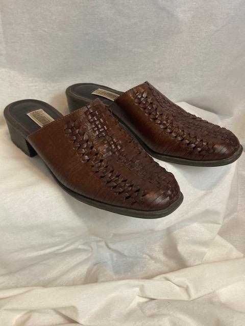 Leather Mules with Woven and Chain Design