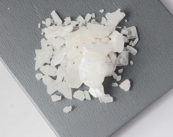 Vedi Uppu-mineraalzout (kaliumnitraat) – natuurlijke minerale kristallen voor kleurstofexperimenten, ambachtelijke processen en educatief onderzoek
