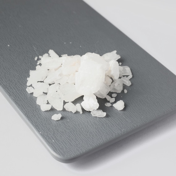 Caustic Soda (Lye) – Sodium Hydroxide for Soap Making & Craft Applications