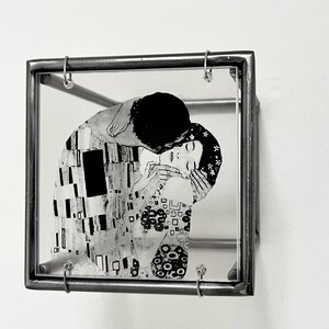Gustav Klimt, The Kiss, wall art decor, Valentine’s gift. image 11