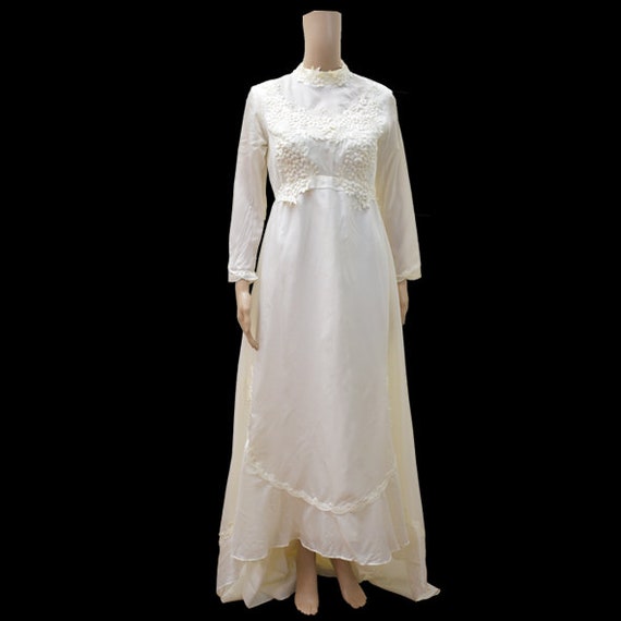 60s Vintage Romantic Lace Ling Sleeves Wedding Dr… - image 3