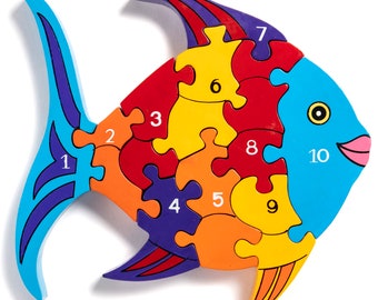 Rompecabezas de madera hecho a mano con forma de pez