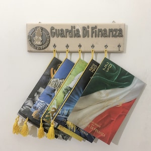 Porta calendario Guardia Di Finanza 6 Posti collezzioni RACCOLTE CALENDARI 45cm x  13 cm con dedica personalizzata