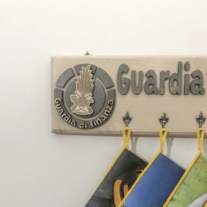 Porta calendario Gurdia di Finanza 12 Posti collezzioni RACCOLTE CALENDARI 80 cm x  13 cm con dedica personalizzata