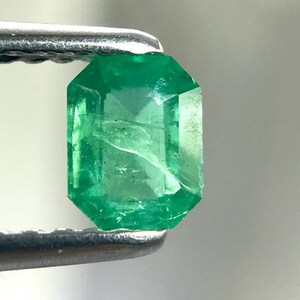 Natural Green Emerald: Octagon Cut Gemstone, 1.400 ct (5x4x3 mm)