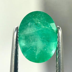 Natural Green Emerald Octagon Cut Gemstone (1.390 CTS, 8x6x4.5 MM)