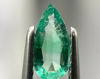 Natural Pear Emerald Gemstone, 0.470 Carat