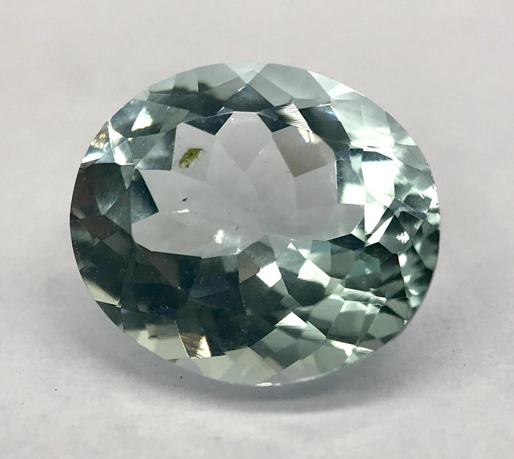 天然アクアマリン宝石：オーバルブルーストーン、5.605カラット 