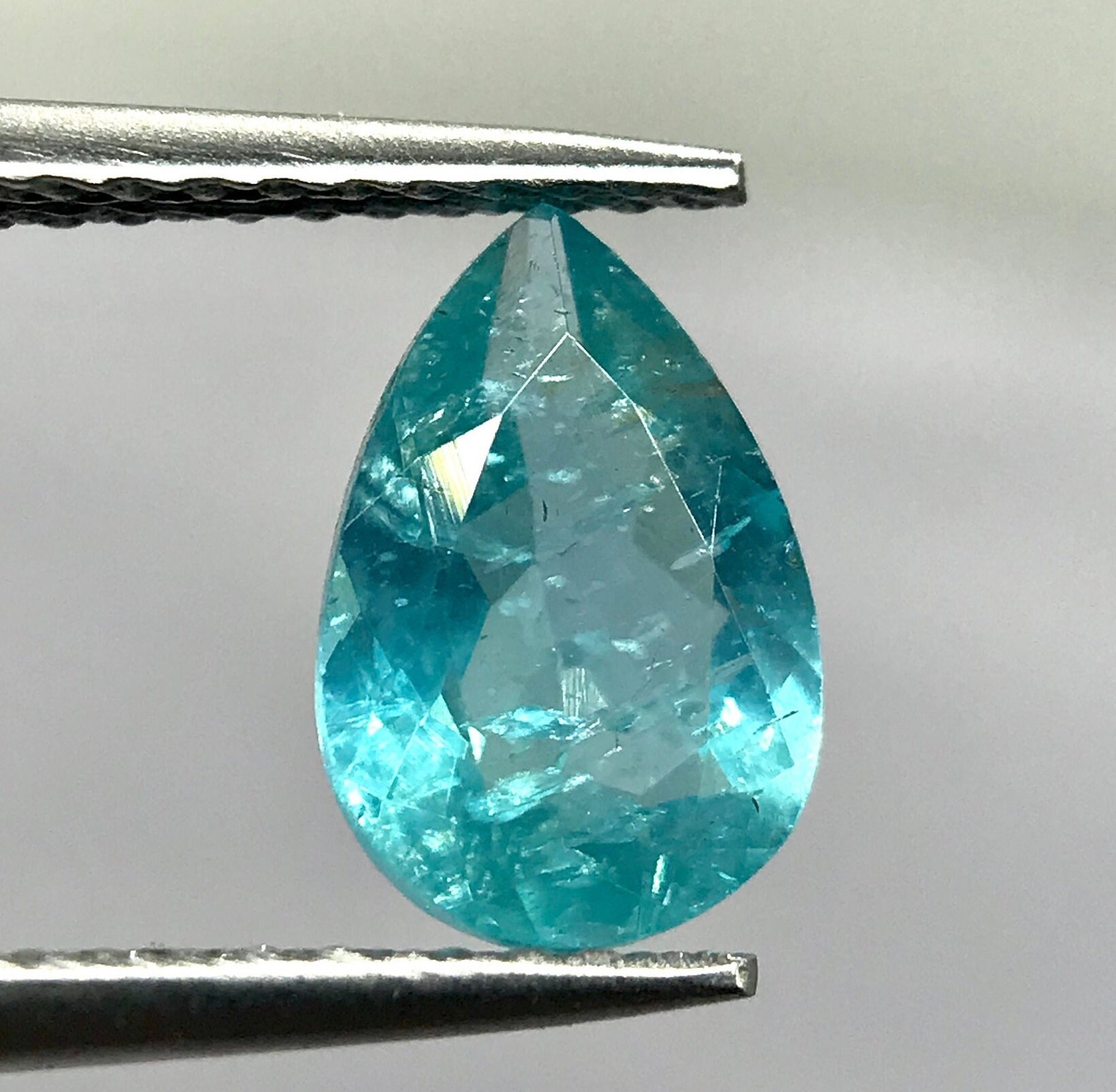 Apatite bleue pierre brute de Madagascar – CRISTAL SOURCES
