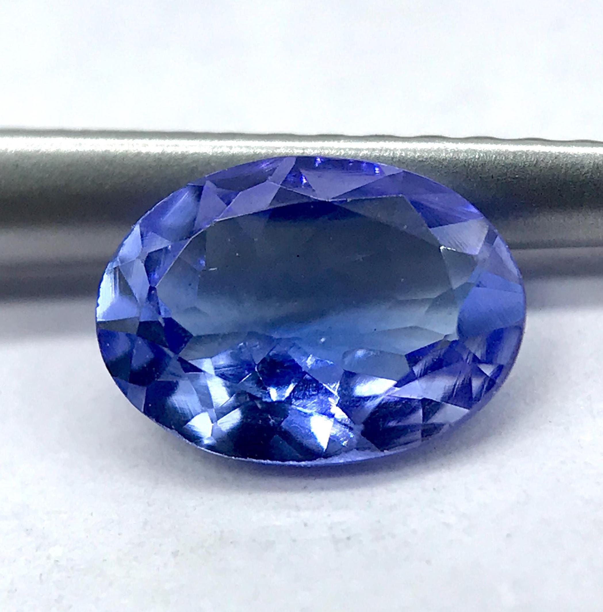 しっかりしてる！タンザナイトさん タンザナイト/ダイヤ PTリング(2.0ctUP/クッションカット/12月