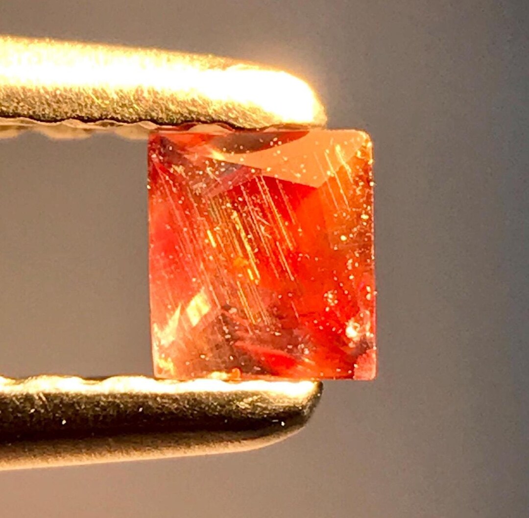 Natural Alexandrite Gemstone: Square Cut Color Changing Stone (3x3x2 Mm ...