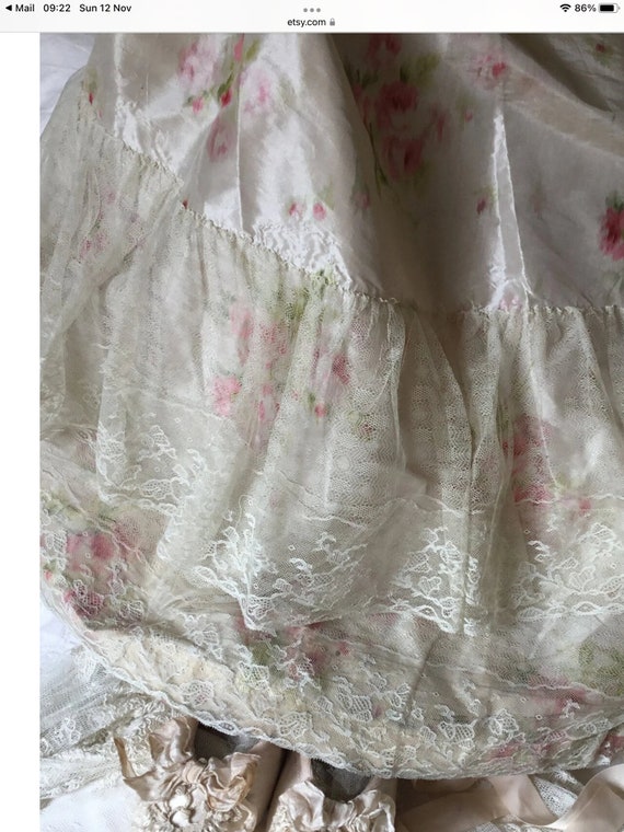 1880s Silk and Lace Floral Skirt - image 1