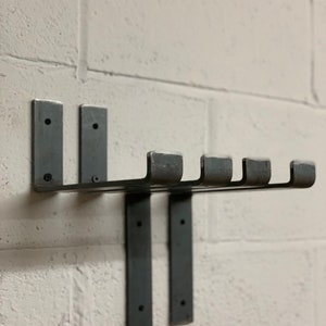 Industrial metal brackets x 2 heavy duty black. Will fit standard scaffold board, Shelve immagine 2