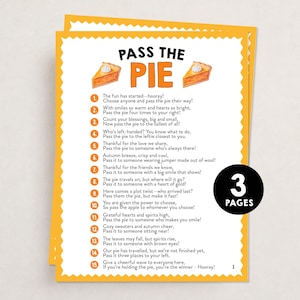 Puede incluir: Una hoja de juego imprimible titulada Pass The Pie con un borde amarillo festoneado. El texto incluye quince instrucciones numeradas para una actividad grupal, ilustradas con dos rebanadas de tarta de calabaza y un círculo negro 3 PAGES.