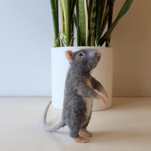 Rat Grey decorative realistic wool sculpture. Grey Rat replica. Custom pet replica. Custom wool felt. Rat memorial. Memorable rat gift. ラット