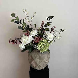 Arreglo de flores artificiales, arreglo de flores falsas, ramo de flores artificiales, flores artificiales, ramo de frutos rojos, arreglo navideño