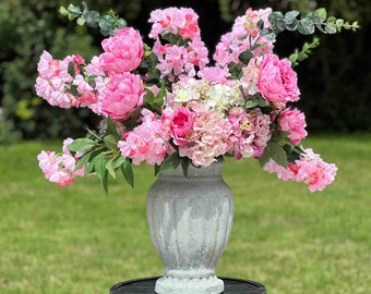 陶器の花瓶に入ったピンクの庭の花 - リアルな造花 - Etsy 日本