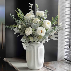 Ranunculus Faux Flower Arrangement, Faux Flowers and Vase, Artificial Flowers, Silk Flowers, White and Green Flowers, Wedding Flowers