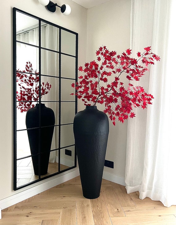 Große schwarze gehämmerte Vase, große Vase, freistehende Vase, Metallvase, große Vase