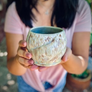 Minimal Planter, Handmade Pottery, Mini Pot, Desk Planter, Great gifts, Round Pot, Pottery Vase, Sculptural Ceramics, Succulent Planter