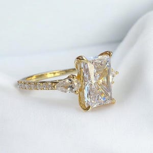 3Ct Radiant Cut Moissanite Engagement Diamond Ring Bridal Set Gift For Her Wedding Band Promise Ring.