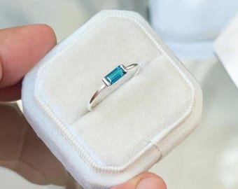 London Blue Topaz Baguette 14k Gold Ring, Minimalist Ring, December Birthstone Jewelry, Blue Gemstone Ring, Art Deco Dainty Stacking Ring