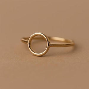 Dainty & Minimalist Cut Out Circle Ring