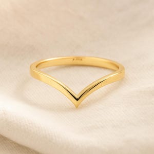 Curved Wedding Band 14k Solid Gold V Shaped Ring Plain Chevron Ring Womens Simple Wishbone Ring Minimalist Stackable Ring Jewelry Gift