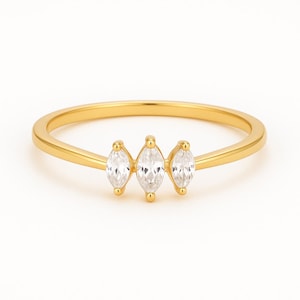 Dainty & Minimalist 3 Marquise CZ Ring