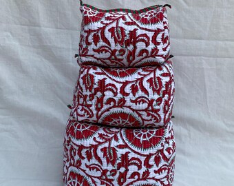 Handgemaakte toilettassen met bloemenprint, rood en wit katoen, set van 3