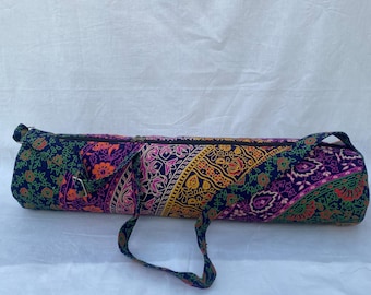 Vibrant Multi-Floral Yoga Mat Bag – Spacious, Stylish Carrier with Adjustable Strap, Zippered Pocket And Premium Fabric for Yoga & Pilates&quot;