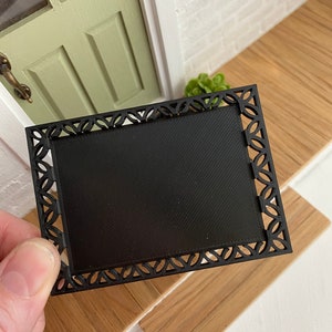 Dollhouse Miniatures “rubber” lattice doormat border
