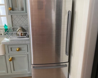 Dollhouse Miniature Refrigerator, “stainless steel” look, lighted