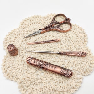 ヴィンテージスタイルの刺繍キット/裁縫キット、5点裁縫/刺繍/ニードルポイント/クロスステッチ/クルーエル編みギフトセット