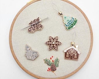 Christmas Enamel Needle Minder or Threader: Embroidery Sewing Accessory
