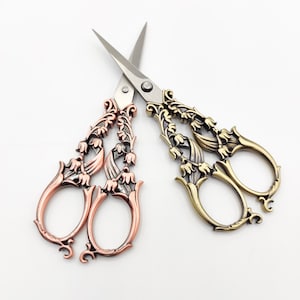 Charming Vintage Bellflower Embroidery Scissors - Perfect Gift for Crafting Enthusiasts