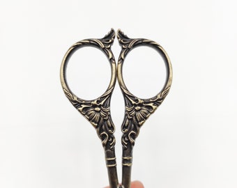 Vintage Style Embroidery Scissors: Lily Design, Sharp Craft Scissor