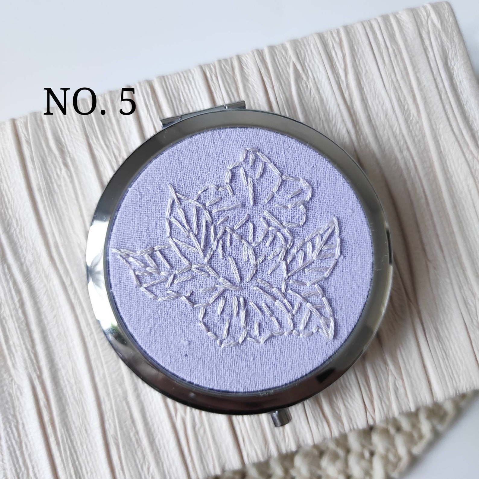 Hand Embroidered Pill Box/ Jewelry Box Floral Embroidery Etsy