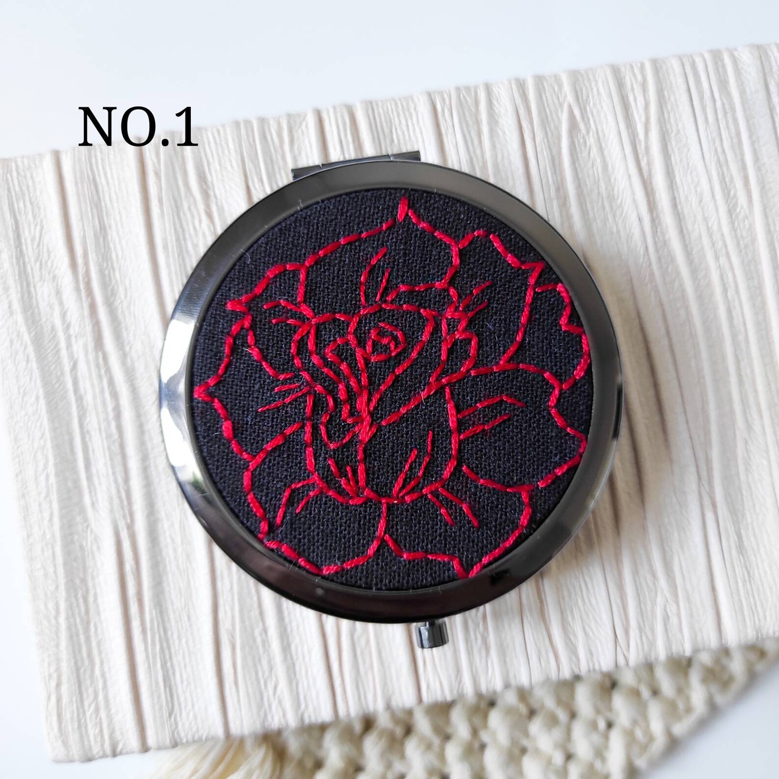 Hand Embroidered Pill Box/ Jewelry Box Floral Embroidery Etsy