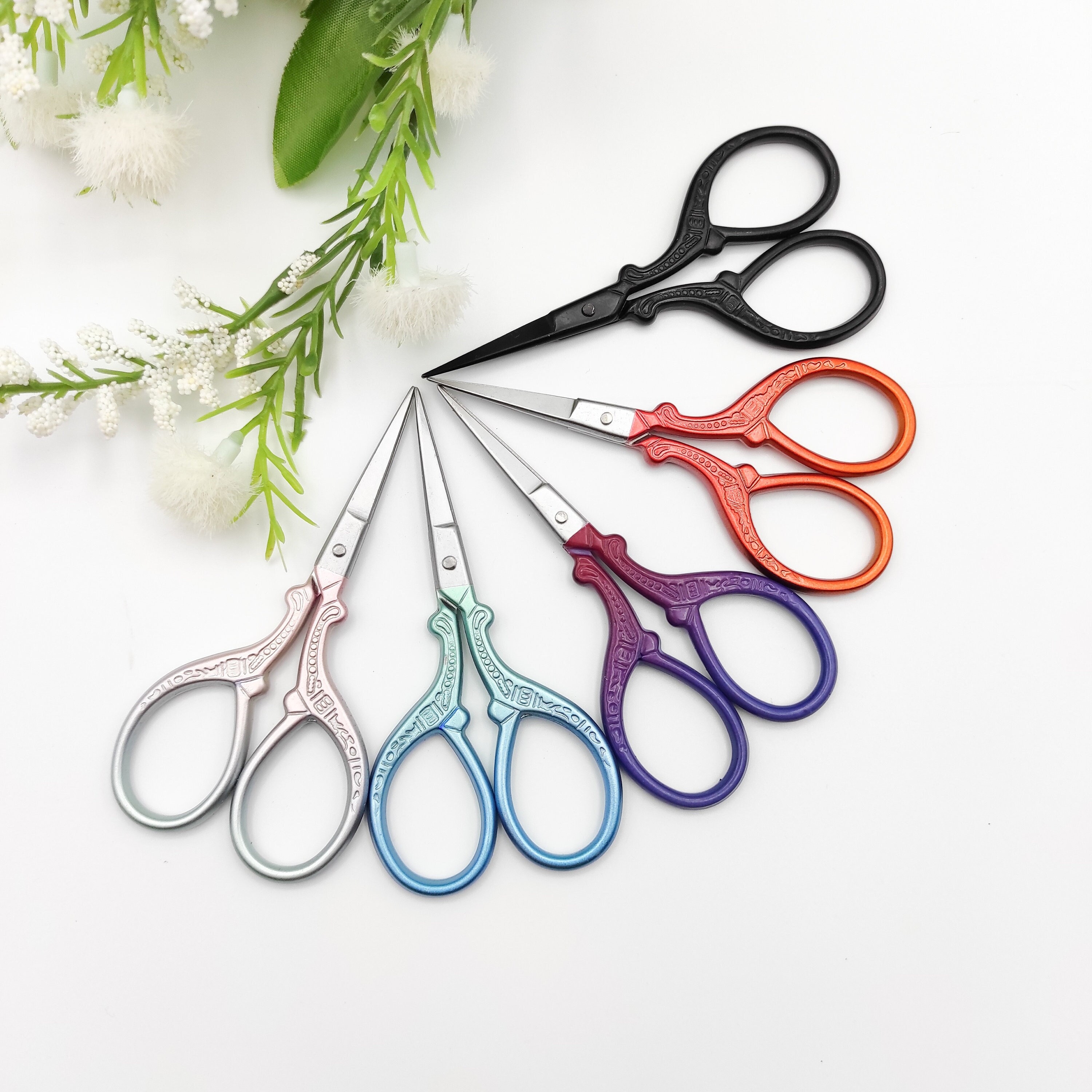 Embroidery Scissors, Stainless Steel Craft Scissors Decorative Edge Retro  Flower Design Crafting Scissors for Embroidery Craft Needle Work(Bronze)