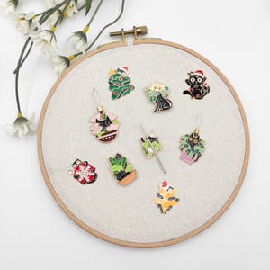 Black Cat Needle Minder: Plant Hidey Kitten Embroidery Accessory