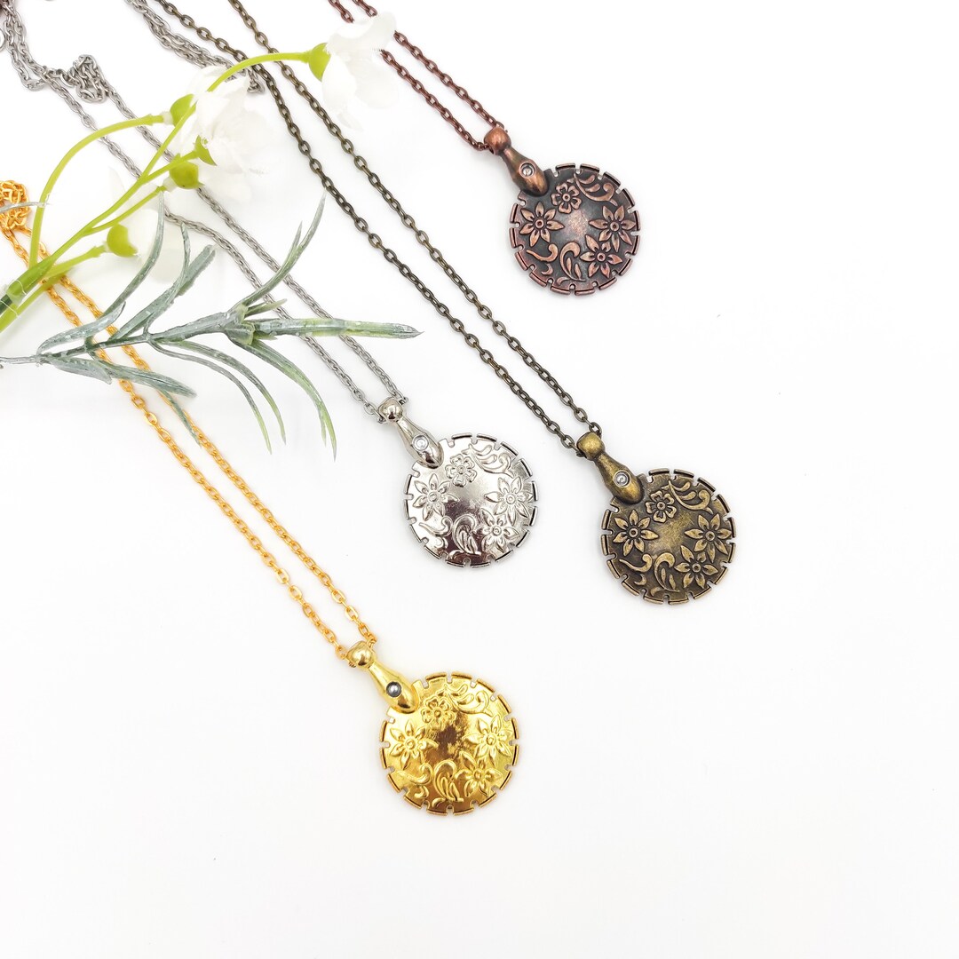 Vintage Style Thread Cutter Necklace, Embroidery/ Cross Stitch/ Craft