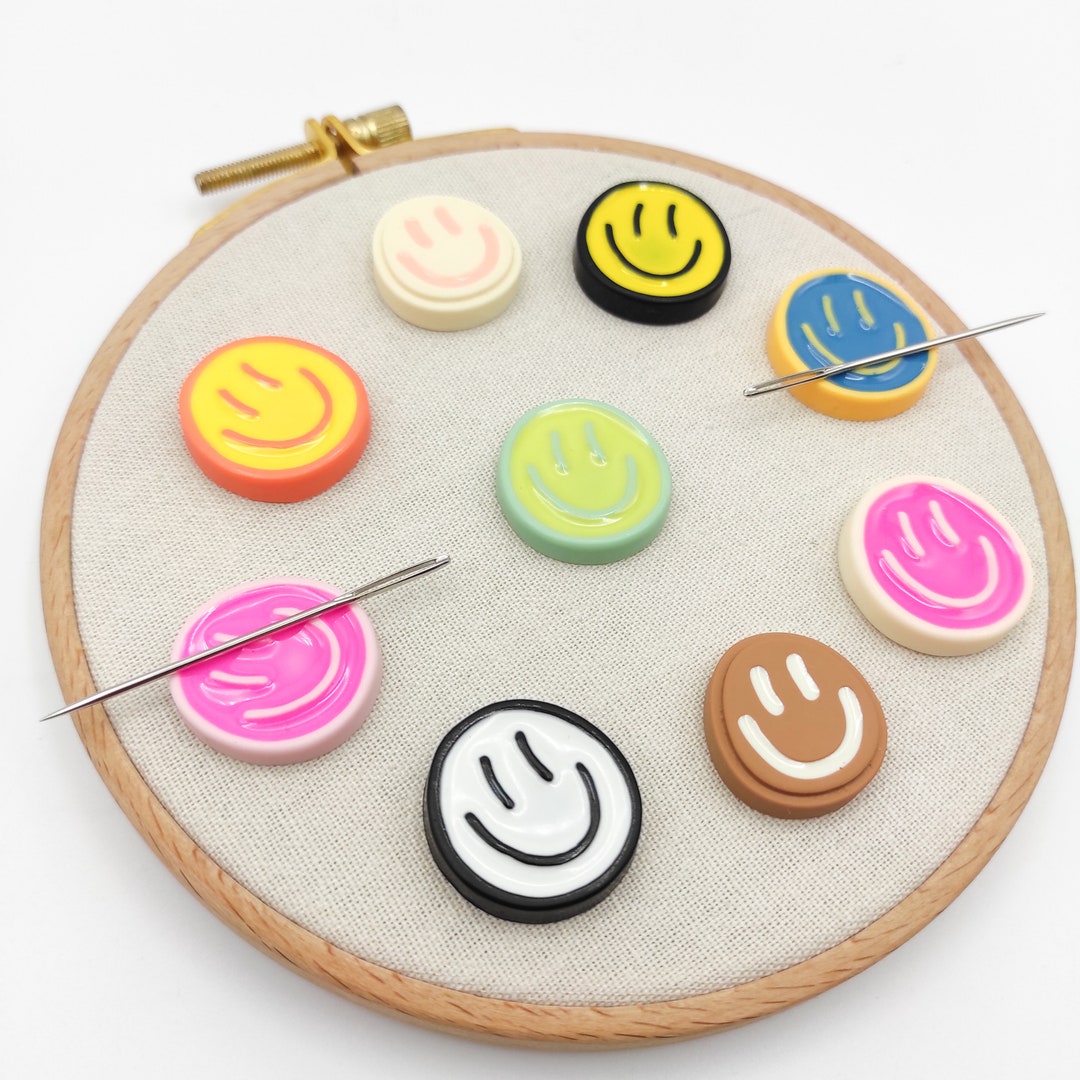 Smile Face Resin Needle Minders, Needle Minder for Embroidery, Cross