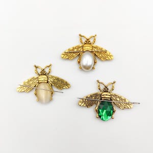 Bee Needle Minder: Embroidery, Cross Stitch, Needlework