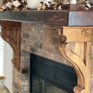 Pair(2),Rustic corbel,farmhouse corbel,Corbel pair,vent hood,wood corbel,antique style corbel,antique corbel,fireplace mantle,shelf brackets