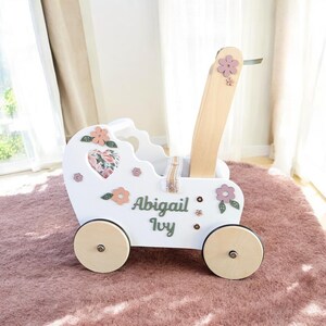 poppenbuggy voor peuters, houten poppenwagen, duwwagen, loopstoeltje 12 maanden, duwspeelgoed, eenjarig speelgoedmeisje, poppendrager met naam