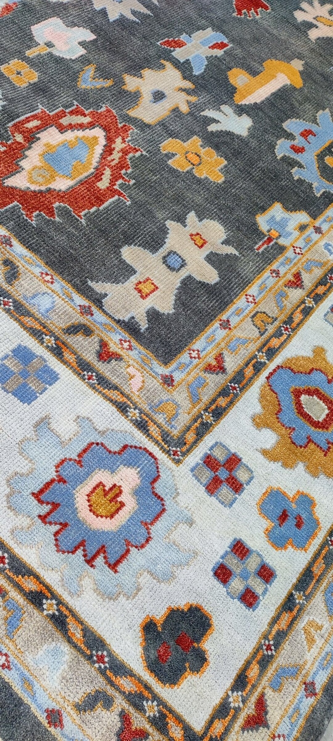 Kaley Cuoco 11.9x14.9 Grey and Ivory Hand-knotted Oushak Rug - Etsy