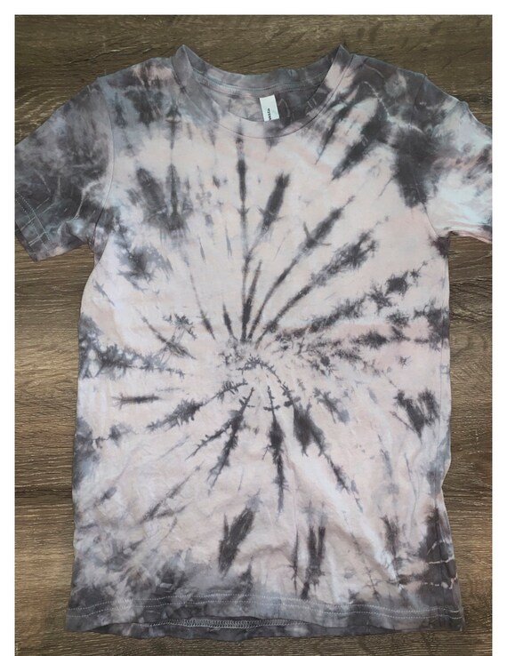 gray tie dye shirt