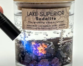 Lake Superior Sodalite (Yooperlite) Clear Gel Candle | Great Lakes Candle | Lake House Gift