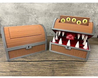 Munnygrubbers Surprise Mimic Chest Dice Storage - No Paint Odorless - (Random 7pc D20 Dice Included) - Can hold up to 5 sets of dice